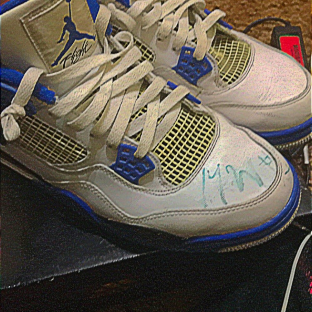 Hand signed Mikey Williams shoes